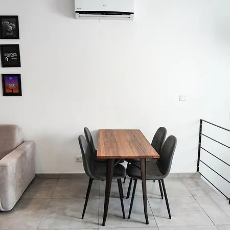 Modern Penthouse Close To The Sea Apartamento