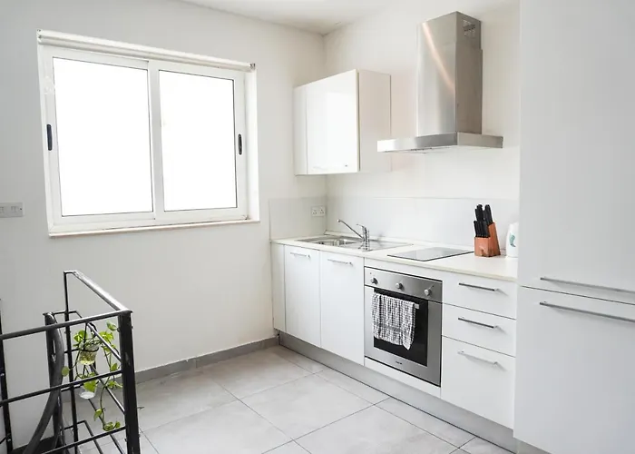 Modern Penthouse Close To The Sea *